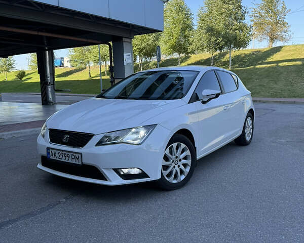 Белый Сеат Леон, объемом двигателя 1.6 л и пробегом 228 тыс. км за 9900 $, фото 1 на Automoto.ua