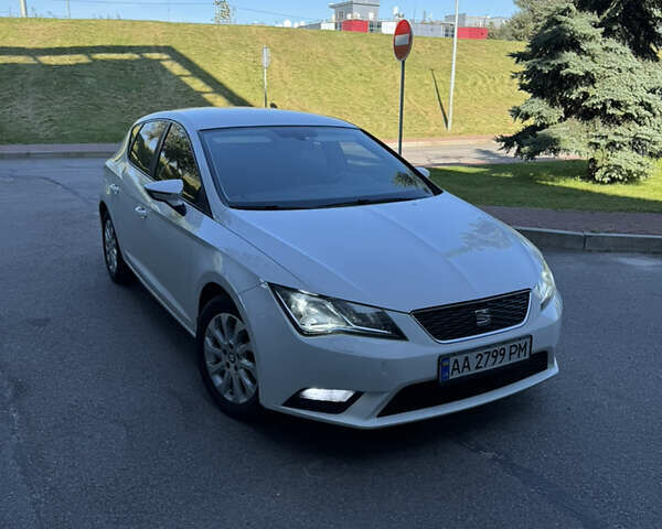 Белый Сеат Леон, объемом двигателя 1.6 л и пробегом 228 тыс. км за 9900 $, фото 3 на Automoto.ua