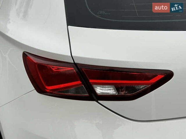 Белый Сеат Леон, объемом двигателя 1.6 л и пробегом 180 тыс. км за 9999 $, фото 34 на Automoto.ua