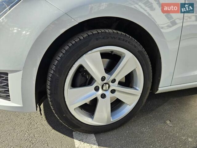 Сеат Леон 2013 в Черкассах на Automoto.ua Белый Сеат Леон, объемом двигателя 1.8 л и пробегом 134 тыс. км за 13400 $, фото 29 на Automoto.ua