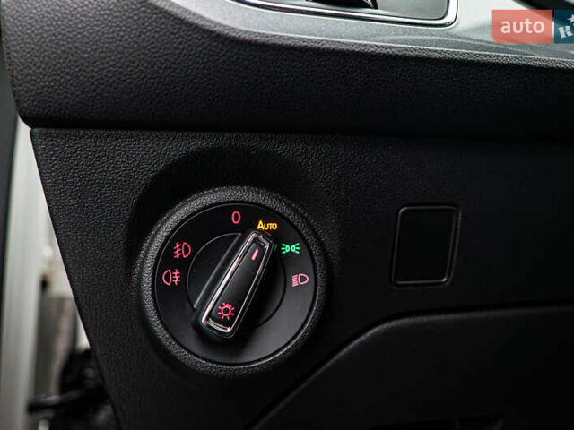 Белый Сеат Леон, объемом двигателя 1.8 л и пробегом 223 тыс. км за 10650 $, фото 13 на Automoto.ua