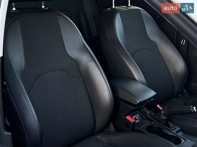 Білий Сеат Leon, об'ємом двигуна 1.4 л та пробігом 190 тис. км за 14999 $, фото 50 на Automoto.ua