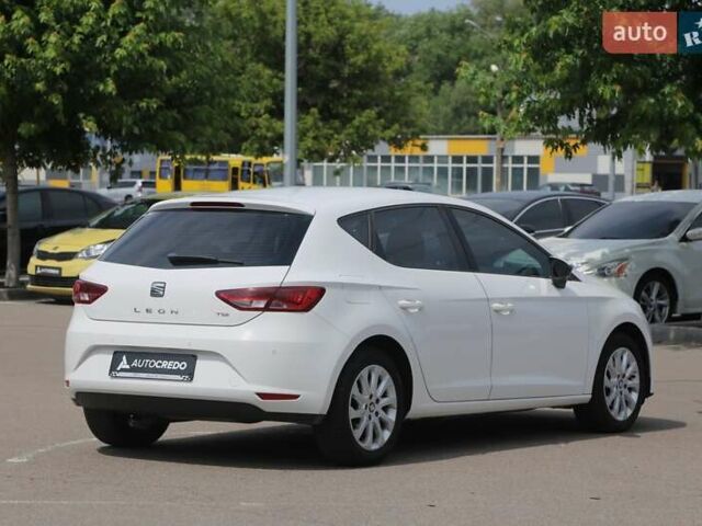 Білий Сеат Leon, об'ємом двигуна 1.6 л та пробігом 137 тис. км за 11500 $, фото 5 на Automoto.ua