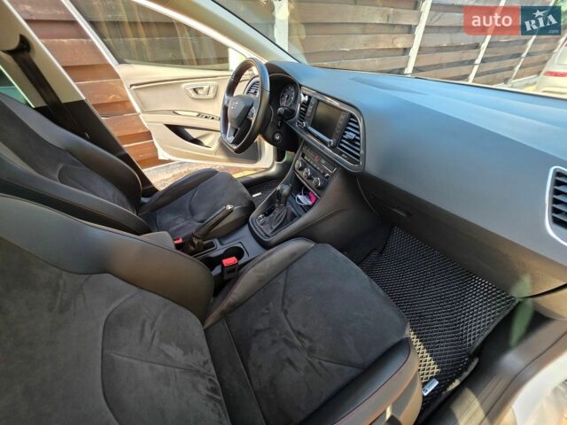 Белый Сеат Леон, объемом двигателя 1.8 л и пробегом 103 тыс. км за 16000 $, фото 16 на Automoto.ua