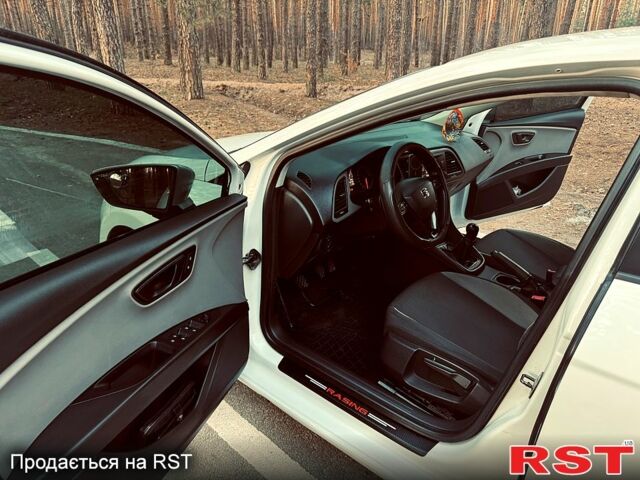 Белый Сеат Леон, объемом двигателя 16 л и пробегом 184 тыс. км за 11000 $, фото 9 на Automoto.ua