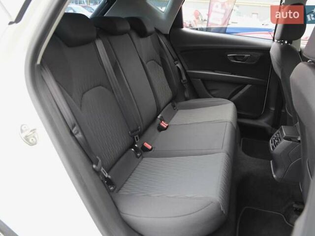 Білий Сеат Leon, об'ємом двигуна 1.6 л та пробігом 137 тис. км за 11500 $, фото 8 на Automoto.ua