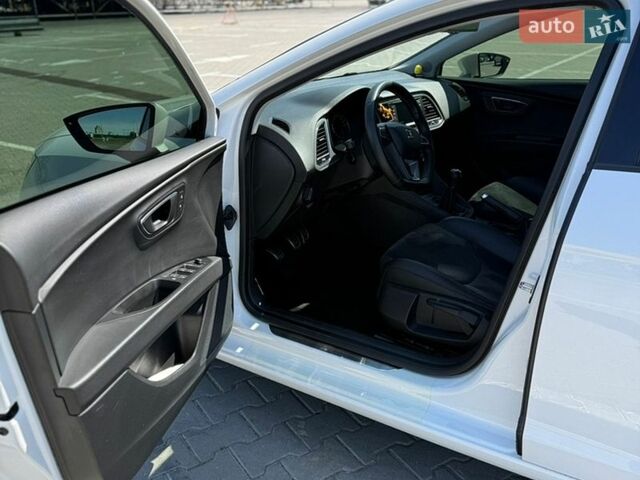 Білий Сеат Leon, об'ємом двигуна 1.97 л та пробігом 230 тис. км за 12600 $, фото 7 на Automoto.ua