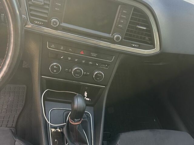 Білий Сеат Leon, об'ємом двигуна 1.8 л та пробігом 85 тис. км за 15500 $, фото 8 на Automoto.ua