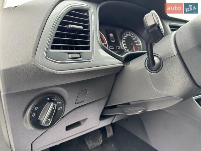 Білий Сеат Leon, об'ємом двигуна 1.97 л та пробігом 112 тис. км за 16400 $, фото 10 на Automoto.ua