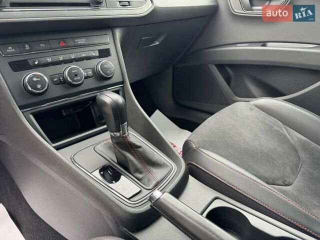 Білий Сеат Leon, об'ємом двигуна 1.97 л та пробігом 112 тис. км за 16400 $, фото 12 на Automoto.ua