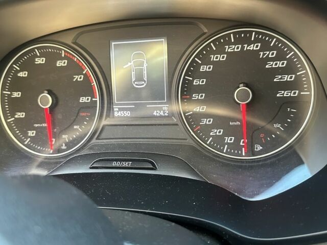 Білий Сеат Leon, об'ємом двигуна 1.8 л та пробігом 85 тис. км за 15500 $, фото 7 на Automoto.ua