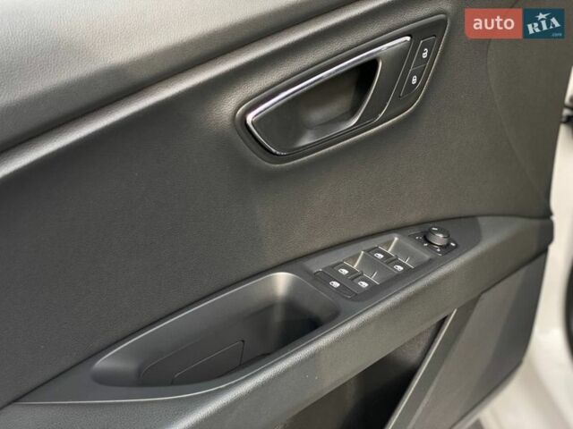 Білий Сеат Leon, об'ємом двигуна 1.97 л та пробігом 112 тис. км за 16500 $, фото 17 на Automoto.ua