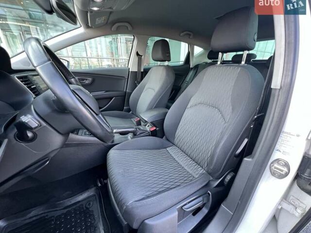 Белый Сеат Леон, объемом двигателя 1.6 л и пробегом 165 тыс. км за 13906 $, фото 11 на Automoto.ua