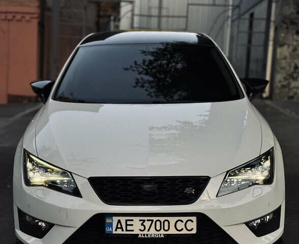 Белый Сеат Леон, объемом двигателя 1.8 л и пробегом 142 тыс. км за 13499 $, фото 2 на Automoto.ua