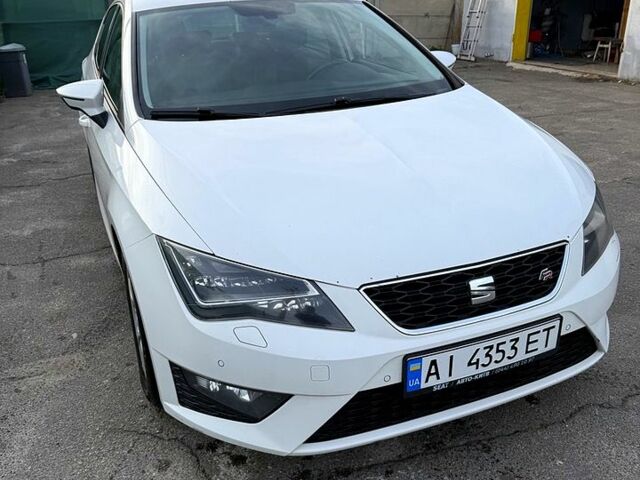 Белый Сеат Леон, объемом двигателя 2 л и пробегом 327 тыс. км за 9879 $, фото 1 на Automoto.ua