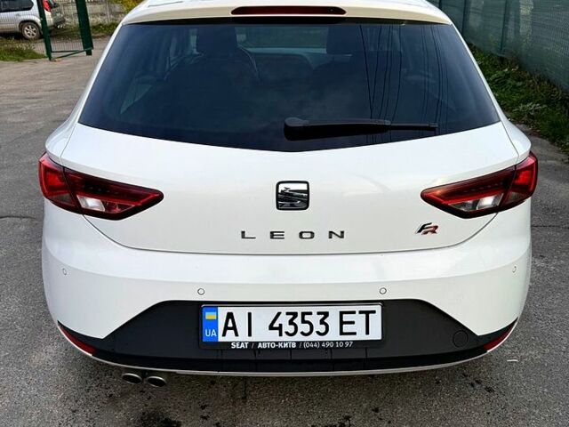 Белый Сеат Леон, объемом двигателя 2 л и пробегом 327 тыс. км за 9879 $, фото 5 на Automoto.ua