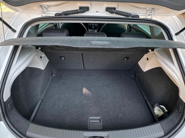 Білий Сеат Leon, об'ємом двигуна 1.4 л та пробігом 99 тис. км за 15300 $, фото 7 на Automoto.ua