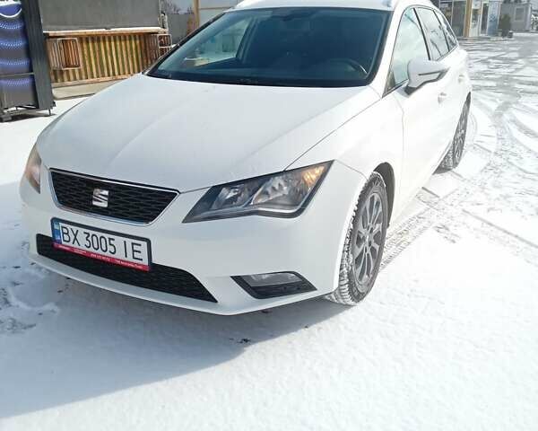 Белый Сеат Леон, объемом двигателя 1.6 л и пробегом 267 тыс. км за 10500 $, фото 4 на Automoto.ua
