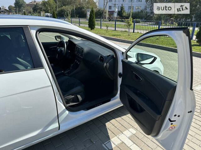Белый Сеат Леон, объемом двигателя 1.6 л и пробегом 280 тыс. км за 10500 $, фото 17 на Automoto.ua