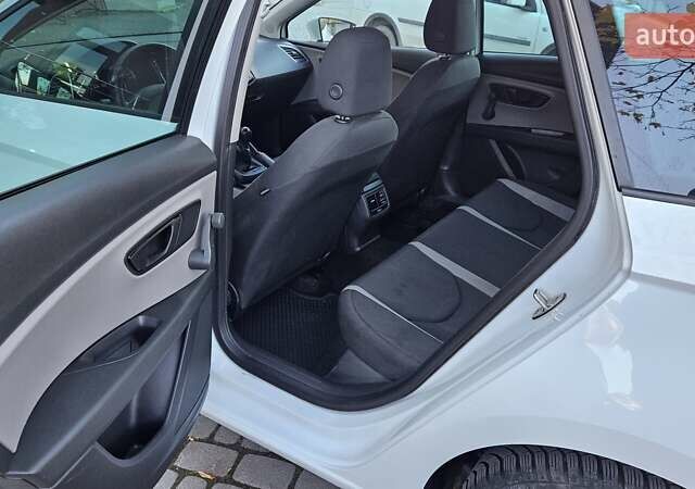 Сеат Леон 2014 в Ивано-Франковске на Automoto.ua Белый Сеат Леон, объемом двигателя 1.6 л и пробегом 307 тыс. км за 9200 $, фото 4 на Automoto.ua