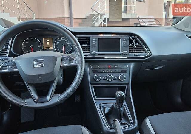 Сеат Леон 2014 в Ивано-Франковске на Automoto.ua Белый Сеат Леон, объемом двигателя 1.6 л и пробегом 307 тыс. км за 9200 $, фото 5 на Automoto.ua
