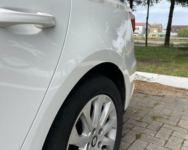 Білий Сеат Leon, об'ємом двигуна 1.6 л та пробігом 208 тис. км за 10700 $, фото 9 на Automoto.ua