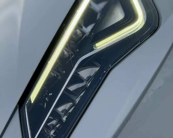 Білий Сеат Leon, об'ємом двигуна 1.5 л та пробігом 150 тис. км за 15000 $, фото 24 на Automoto.ua