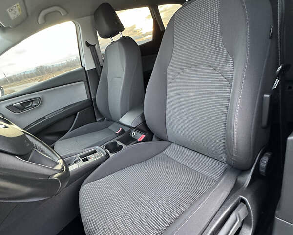 Білий Сеат Leon, об'ємом двигуна 1.5 л та пробігом 150 тис. км за 15000 $, фото 61 на Automoto.ua