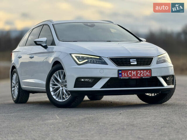 Білий Сеат Leon, об'ємом двигуна 1.5 л та пробігом 150 тис. км за 15000 $, фото 1 на Automoto.ua