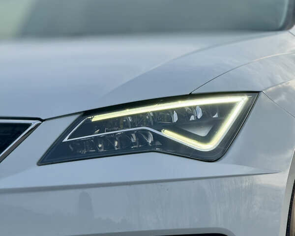 Білий Сеат Leon, об'ємом двигуна 1.5 л та пробігом 150 тис. км за 15000 $, фото 22 на Automoto.ua