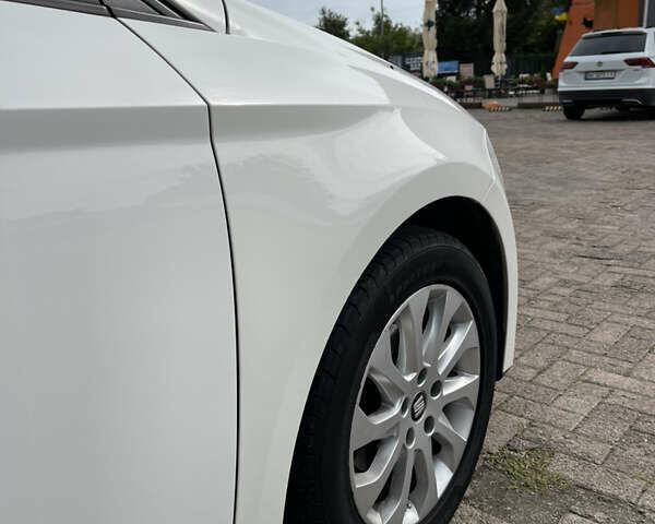 Білий Сеат Leon, об'ємом двигуна 1.6 л та пробігом 208 тис. км за 10700 $, фото 21 на Automoto.ua