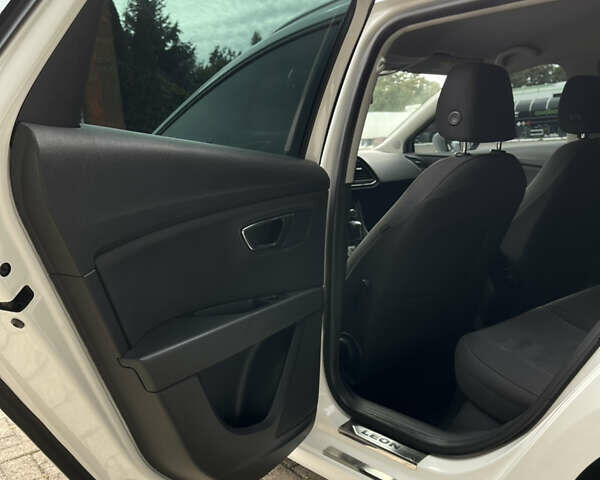 Білий Сеат Leon, об'ємом двигуна 1.6 л та пробігом 208 тис. км за 10700 $, фото 57 на Automoto.ua