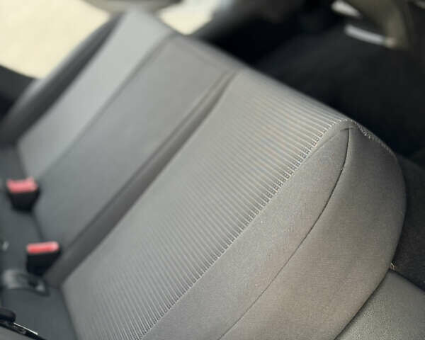 Білий Сеат Leon, об'ємом двигуна 1.5 л та пробігом 150 тис. км за 15000 $, фото 68 на Automoto.ua