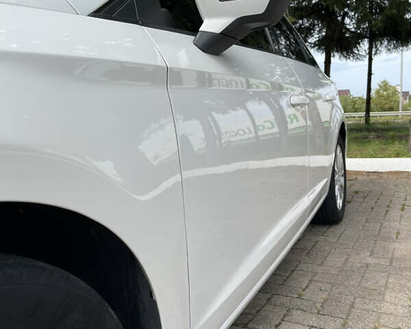 Білий Сеат Leon, об'ємом двигуна 1.6 л та пробігом 208 тис. км за 10700 $, фото 5 на Automoto.ua