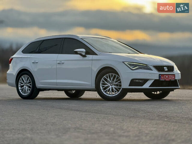 Білий Сеат Leon, об'ємом двигуна 1.5 л та пробігом 150 тис. км за 15000 $, фото 4 на Automoto.ua