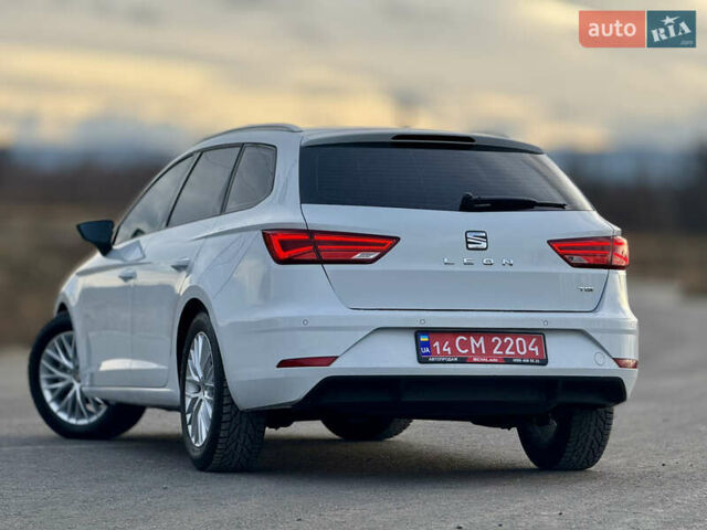 Білий Сеат Leon, об'ємом двигуна 1.5 л та пробігом 150 тис. км за 15000 $, фото 29 на Automoto.ua