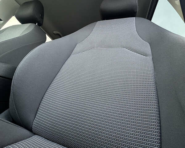 Білий Сеат Leon, об'ємом двигуна 1.5 л та пробігом 150 тис. км за 15000 $, фото 60 на Automoto.ua