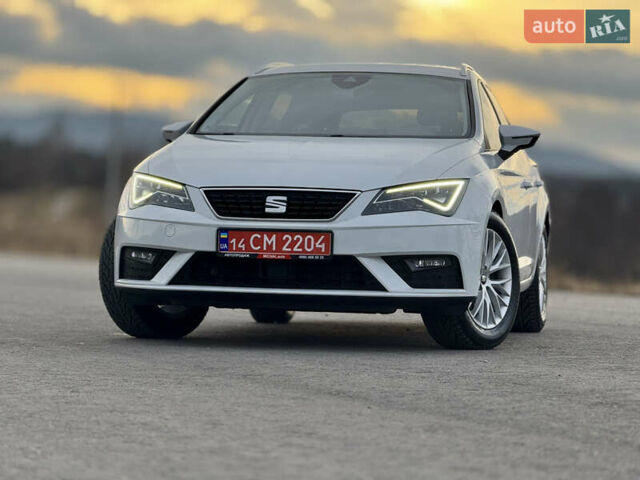Білий Сеат Leon, об'ємом двигуна 1.5 л та пробігом 150 тис. км за 15000 $, фото 10 на Automoto.ua