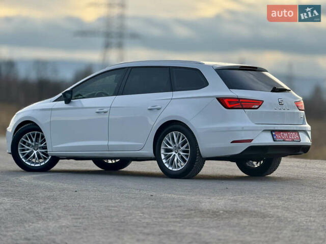 Білий Сеат Leon, об'ємом двигуна 1.5 л та пробігом 150 тис. км за 15000 $, фото 32 на Automoto.ua