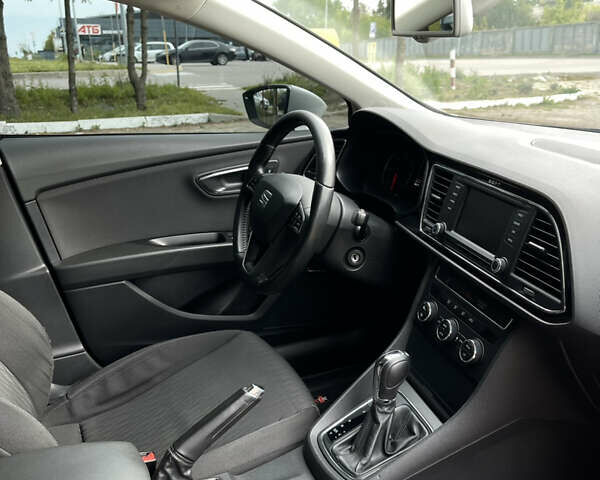 Білий Сеат Leon, об'ємом двигуна 1.6 л та пробігом 208 тис. км за 10700 $, фото 44 на Automoto.ua