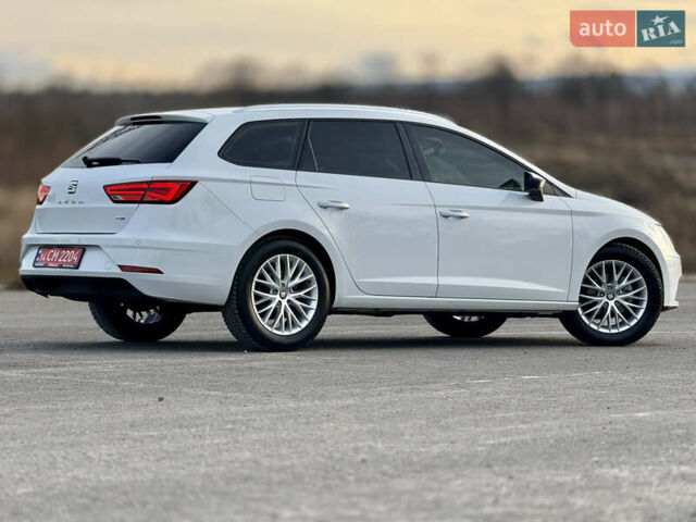 Білий Сеат Leon, об'ємом двигуна 1.5 л та пробігом 150 тис. км за 15000 $, фото 40 на Automoto.ua