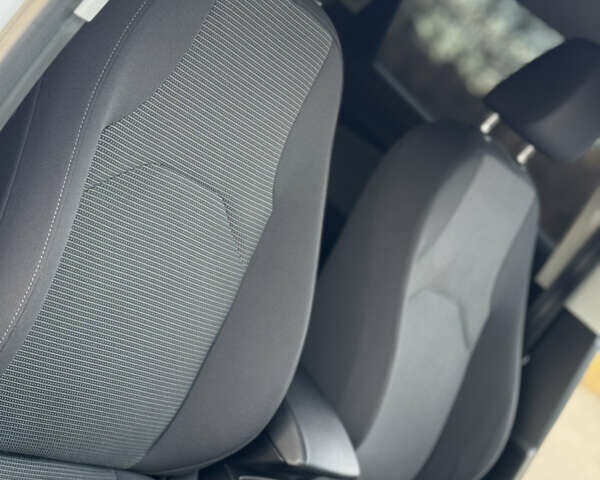 Білий Сеат Leon, об'ємом двигуна 1.5 л та пробігом 150 тис. км за 15000 $, фото 63 на Automoto.ua