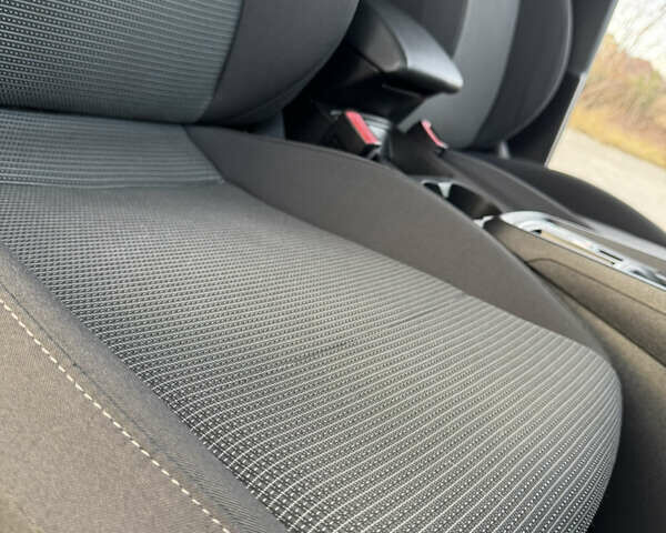 Білий Сеат Leon, об'ємом двигуна 1.5 л та пробігом 150 тис. км за 15000 $, фото 64 на Automoto.ua