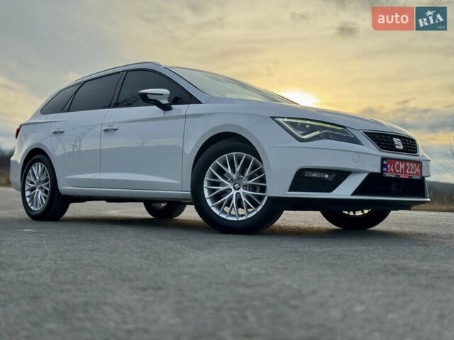 Білий Сеат Leon, об'ємом двигуна 1.5 л та пробігом 150 тис. км за 15000 $, фото 6 на Automoto.ua