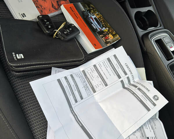 Білий Сеат Leon, об'ємом двигуна 1.5 л та пробігом 150 тис. км за 15000 $, фото 82 на Automoto.ua