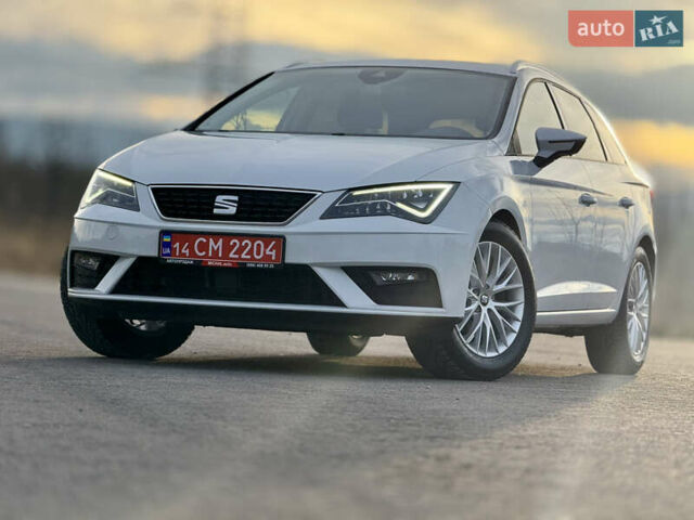 Білий Сеат Leon, об'ємом двигуна 1.5 л та пробігом 150 тис. км за 15000 $, фото 19 на Automoto.ua