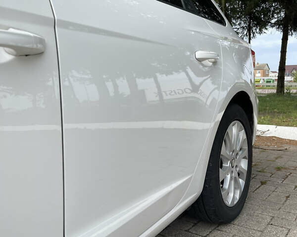 Білий Сеат Leon, об'ємом двигуна 1.6 л та пробігом 208 тис. км за 10700 $, фото 6 на Automoto.ua