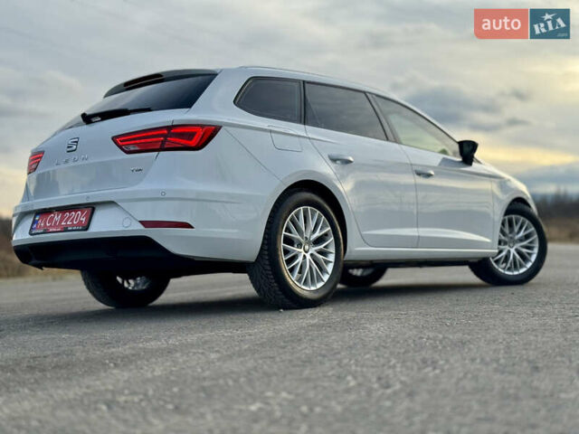 Білий Сеат Leon, об'ємом двигуна 1.5 л та пробігом 150 тис. км за 15000 $, фото 44 на Automoto.ua