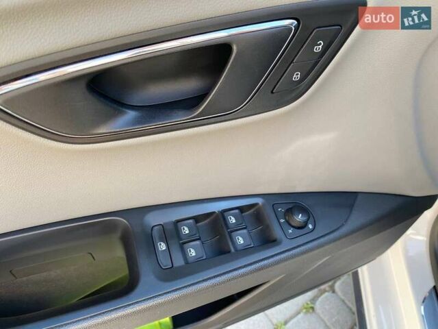 Белый Сеат Леон, объемом двигателя 1.97 л и пробегом 168 тыс. км за 12900 $, фото 11 на Automoto.ua