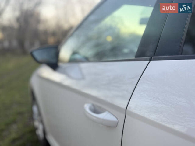 Білий Сеат Leon, об'ємом двигуна 1.6 л та пробігом 225 тис. км за 12200 $, фото 8 на Automoto.ua